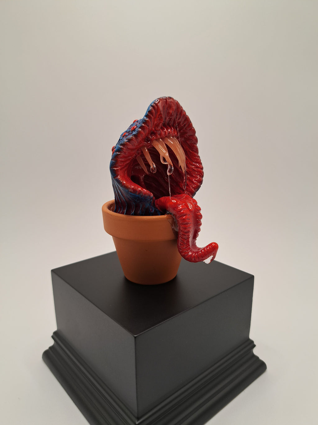 The hollow Maw