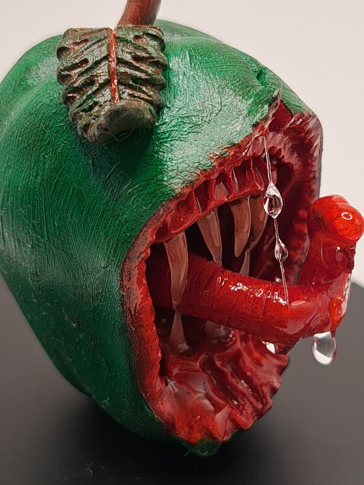 The agonizing Apple